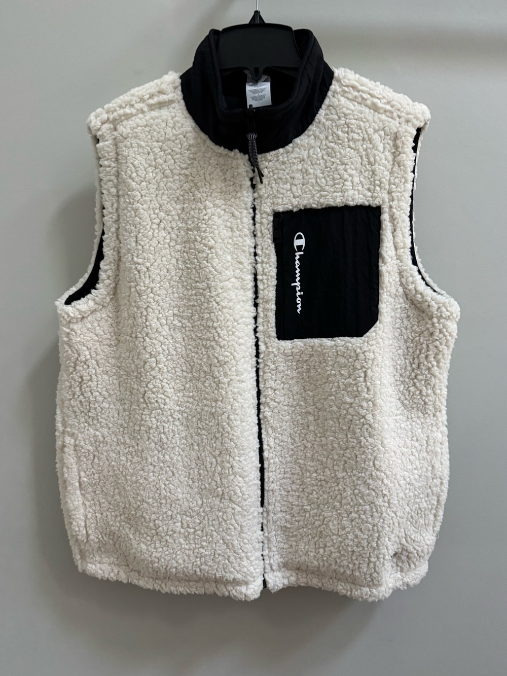Champion Mens Reversible Black and Cream Sherpa Fleece Vest Size L